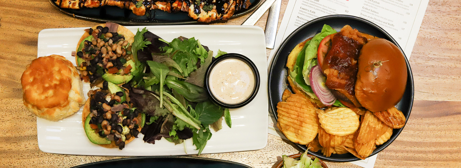 Bird themed aura of Verse at Hotel Mockingbird Dallas