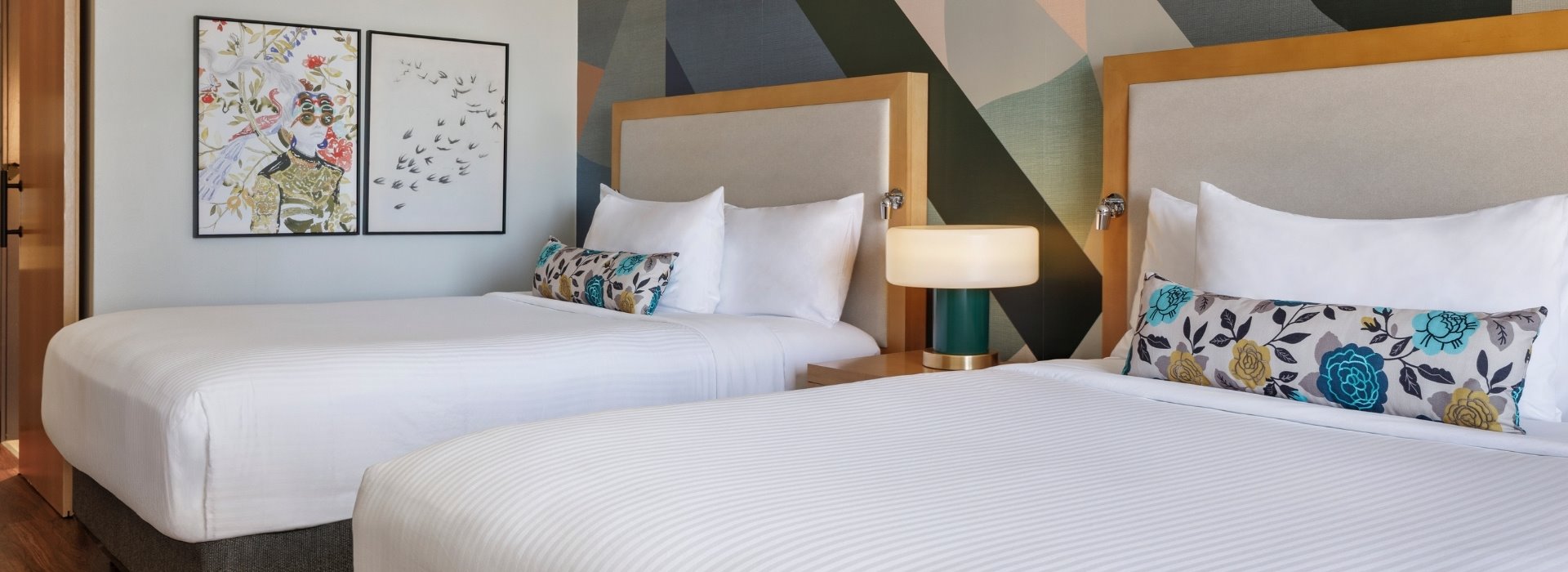 Double Queen Room At Hotel Mockingbird Dallas City Texas